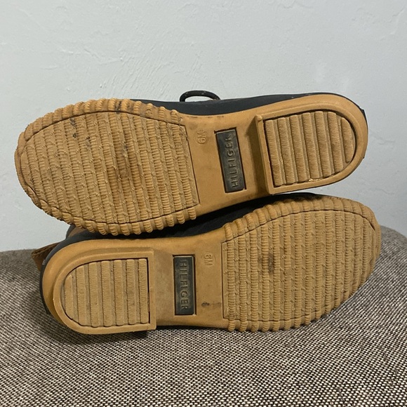 Tommy Hilfiger Women’s DuckBoot, size 6M - Picture 5 of 12